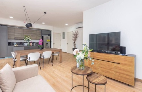 Marbella Condominio | Luxury 2 BR apt free parking and balcony