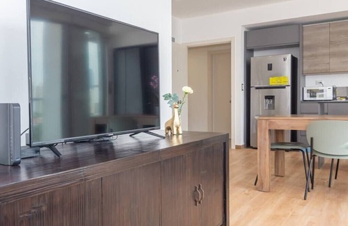 Marbella Condominio | Luxury 2 BR apt free parking and balcony