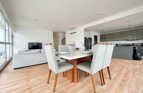 Marbella Apartamento | Luxury 2 BR apt with free parking and balcony