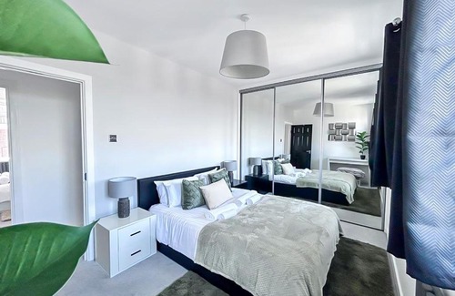 St. Pancras and Somers Town Apartamento | Luxury 2-BR KingsX/Camden Penthouse Apartment