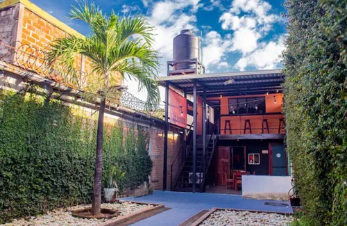 Leon Casa | Luxury 2-floor 2-bedroom house!