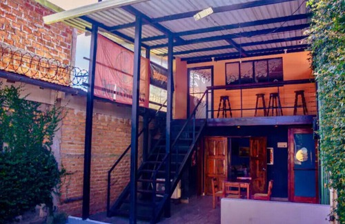Leon Casa | Luxury 2-floor 2-bedroom house!