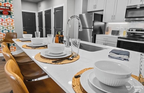 Bentonville Apartamento | Luxury 2 King bed 2 bath Apt, Pool, Fire Pit, Top Golf, Walmart AMP, Free "P"