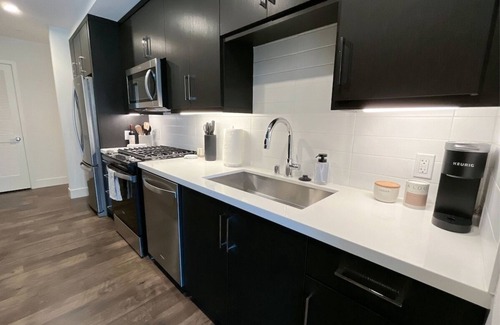 Marina District Apartamento | Luxury 2 Story Apartment - Walking to Convention Center, Petco Park & Gaslamp