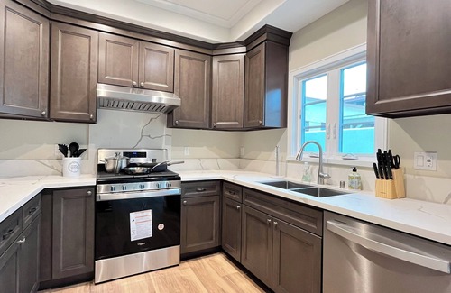 Pasadena Casa | Luxury 2B/2.5B in the Heart of Pasadena!