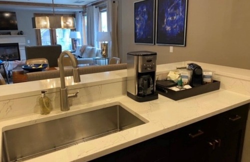 Vail Apartamento | Luxury 2B Residence at The Sebastian - Vail's Best!