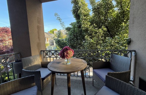 Northwest Portland Casa | Luxury 2bd/2.5 bath fully furn townhome in best area near NW 23rd & trails.