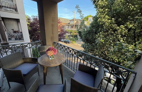 Northwest Portland Casa | Luxury 2bd/2.5 bath fully furn townhome in best area near NW 23rd & trails.