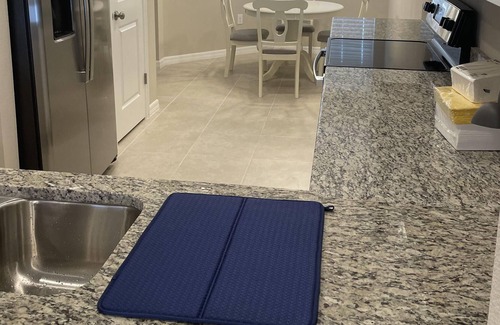 Osprey Condominio | LUXURY 2BD/2B HUGE CONDO,1ST Floor, Garage, close beach, PALMER RANCH