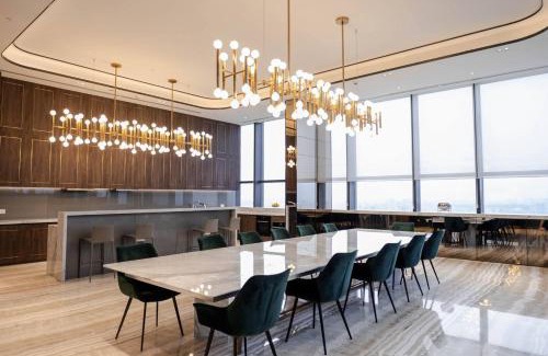 Da Kao Apartamento | Luxury 2bd W Rooftop Bar & Pool In Saigon Center