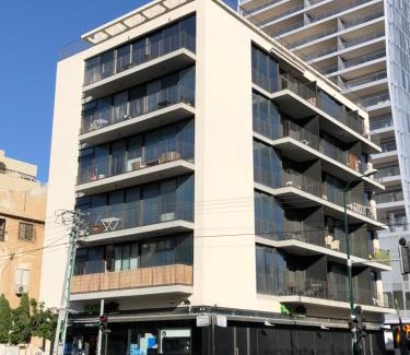 Old North Apartamento | Luxury 2bdrm balcony & parking close to the Beach