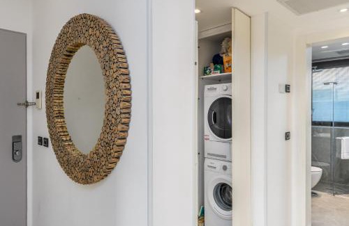 Old North Apartamento | Luxury 2bdrm balcony & parking close to the Beach