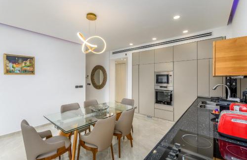 Old North Apartamento | Luxury 2bdrm balcony & parking close to the Beach