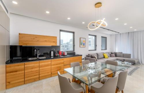 Old North Apartamento | Luxury 2bdrm balcony & parking close to the Beach