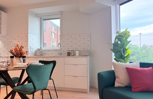 Coombe Hill Apartamento | Luxury 2Bed Flat with Gym, Cinema and Games Room in Wimbledon London