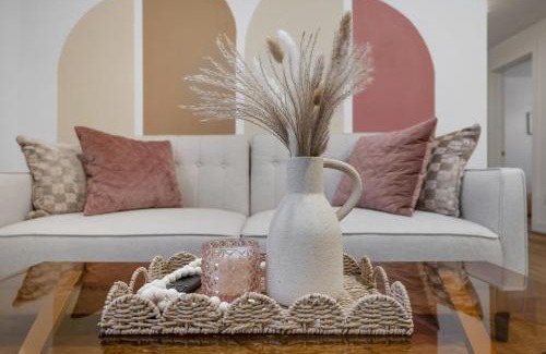 Niagara Falls Apartamento | Luxury 2BR 2BTH Suite 5 Mins to The Falls Sleeps 6