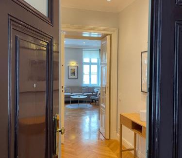 Neubau Apartamento | Luxury 2BR Apartment Neubaugasse