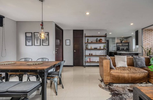 Lalinde Apartamento | Luxury 2BR Apt near Provenza