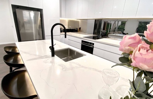 Templestowe Apartamento | **Luxury 2BR APT - Pool/Sauna/Wifi/Shops