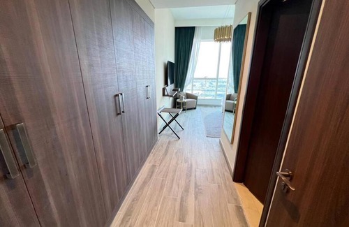 Dubai Media City Apartamento | Luxury 2BR Avani Palm View Apt