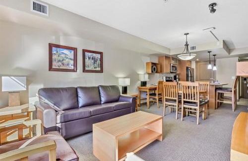 Copperstone Resort Apartamento | Luxury 2BR Condo Near Banff & Canmore, Mountain Escape
