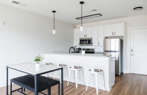 Glen Iris Apartamento | Luxury 2BR Condo Steps from UAB Campus 5b