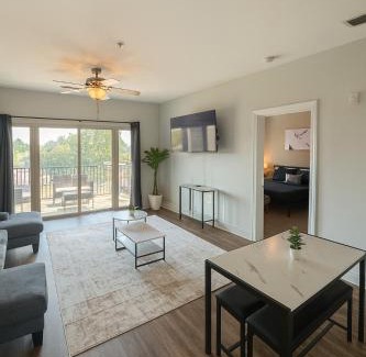 Glen Iris Apartamento | Luxury 2BR Condo Steps from UAB Campus 5a