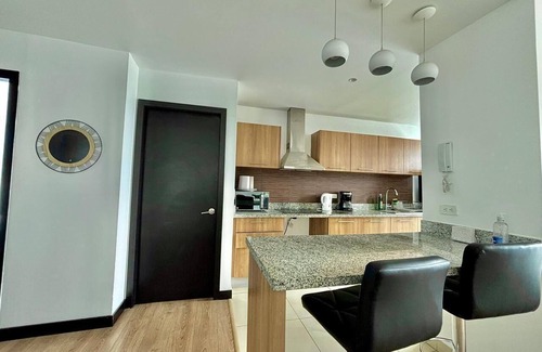 La Colón Apartamento | Apartamento de Lujo 2 Hab + Gimnasio y Vistas | Cerca Embajada España