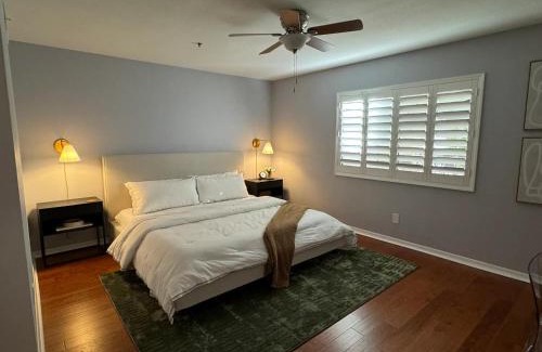 Camelback East Apartamento | Luxury 2BR in Biltmore - Gated with Garage