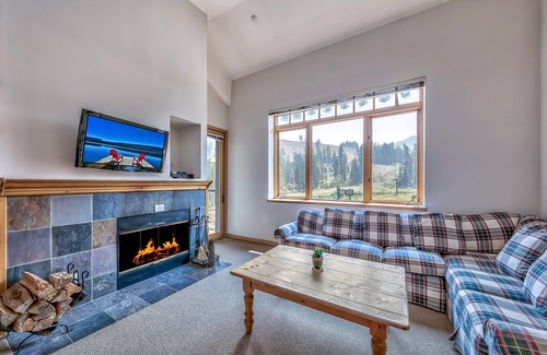 Kirkwood Condominio | Luxury 2br + Loft, Lodge At Kirkwood Unbeatable Location 2 Bedroom Condo by RedAwning