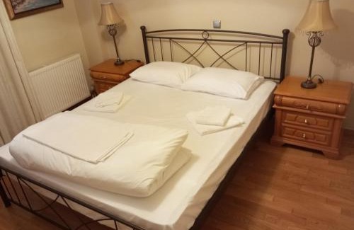 Marousi Apartamento | Luxury 2BR Retreat in Marousi