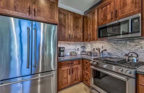 Lakeside Park Condominio | Luxury 2br Steps From Heavenly Village & Gondola 2 Bedroom Condo by RedAwning