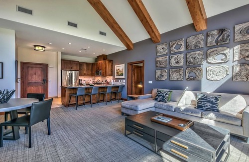 Lakeside Park Condominio | Luxury 2br Steps From Heavenly Village & Gondola 2 Bedroom Condo by RedAwning