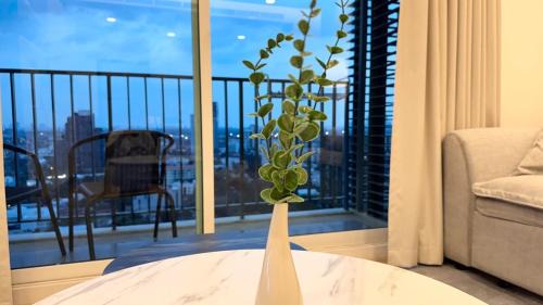 Klaeng Apartamento | Luxury 2BR Thonglor Pool Sauna