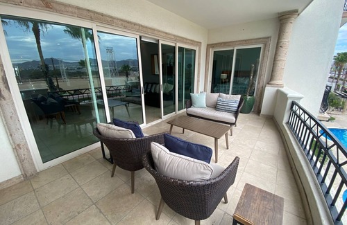 Bouvet Island Condominio | Luxury 2br! Walk to the beach or downtown in 5 min