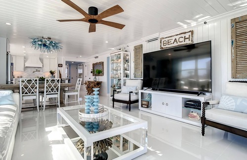 New Smyrna Beach Condominio | ¡¡¡Que vista!!! en este condominio directo frente al mar completamente renovado.