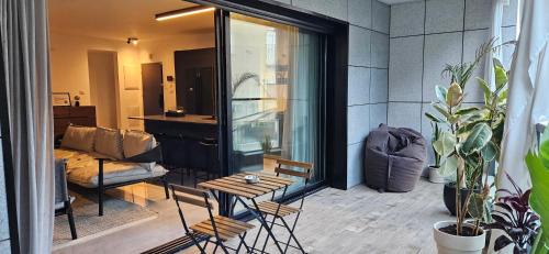 Haifa Apartamento | Luxury 3&4 Bedroom new apartments - close to the Beach & Bahai Gardens