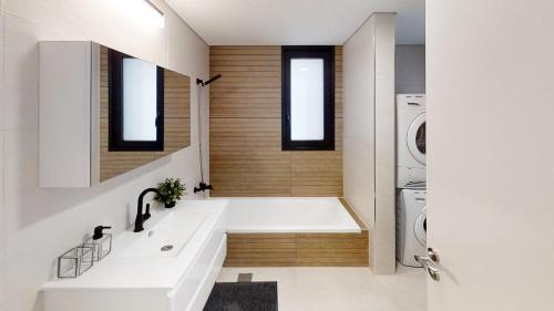 Haifa Apartamento | Luxury 3&4 Bedroom new apartments - close to the Beach & Bahai Gardens