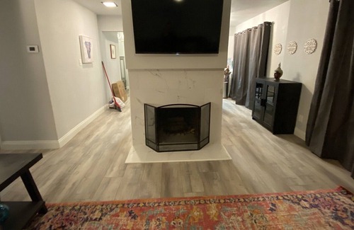 Carmichael Casa | Luxury 3 Bd 3 Ba House All New Interior Pets Welcome Free Parking