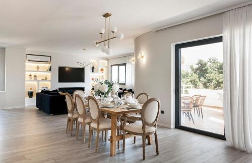 Glyfada Apartamento | Luxury 3-BD condo with 80sqm balcony in Glifada