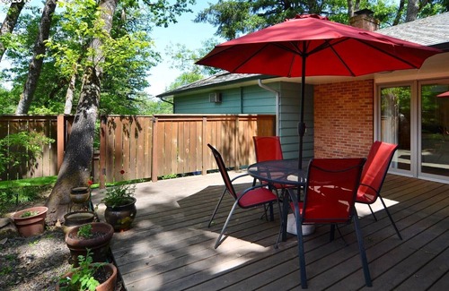 Friendly Casa | Luxury 3-bed 2-bath forest home in the city - 2.5 miles to UofO & Hayward Field