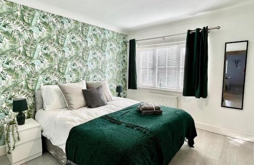 Fifield Casa | Luxury 3 Bed Detached Home In Windsor