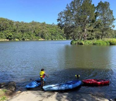 Logan Reserve Casa | Luxury 3-Bed Family Retreat Office Kayaks & Yard