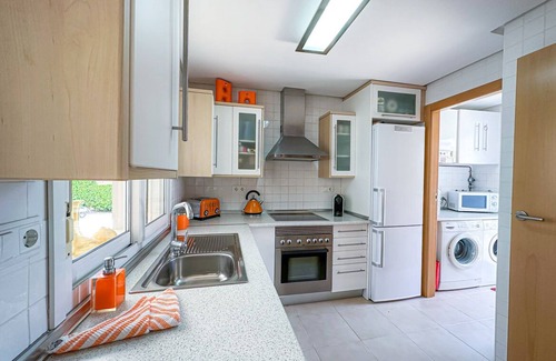 Torre-Pacheco Casa | Luxury 3 Bed front line Villa, Villa con Vista, 2 minute walk to 5 star Hotel!