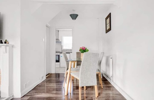 Brighton Casa | Luxury 3 Bedroom Home in Brighton