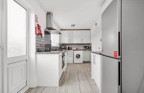 Brighton Casa | Luxury 3 Bedroom Home in Brighton
