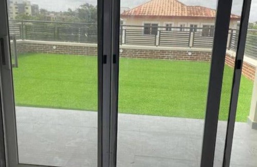 Teshie Apartamento | Luxury 3 Bed Home in Central Accra with Rooftop Terrace and FREE WiFi