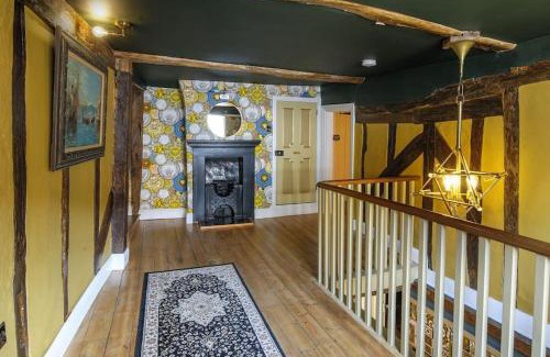 Saffron Walden Casa | Luxury 3 Bed Manor House With Hot Tub, Cinema Room, Sky TV