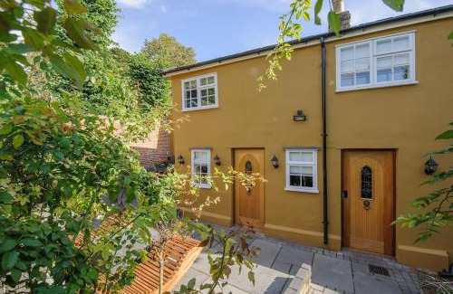 Saffron Walden Casa | Luxury 3 Bed Manor House With Hot Tub, Cinema Room, Sky TV