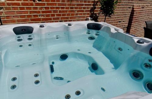 Saffron Walden Casa | Luxury 3 Bed Manor House Hot Tub Cinema Room SkyTV